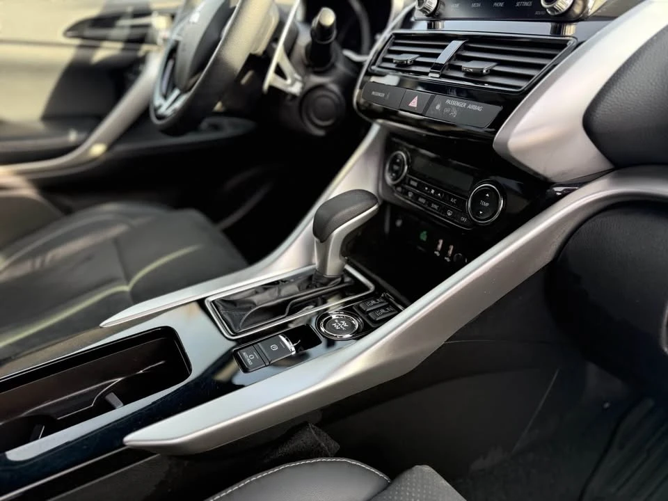 2023 Mitsubishi Eclipse Cross - Image 12 of 14