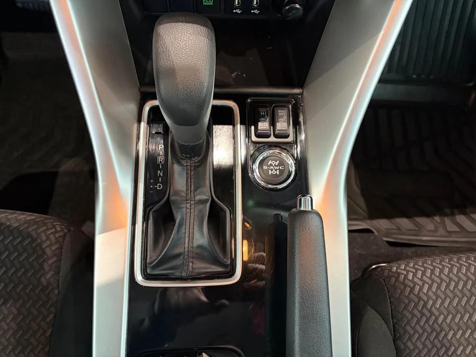 2023 Mitsubishi Eclipse Cross - Image 12 of 14