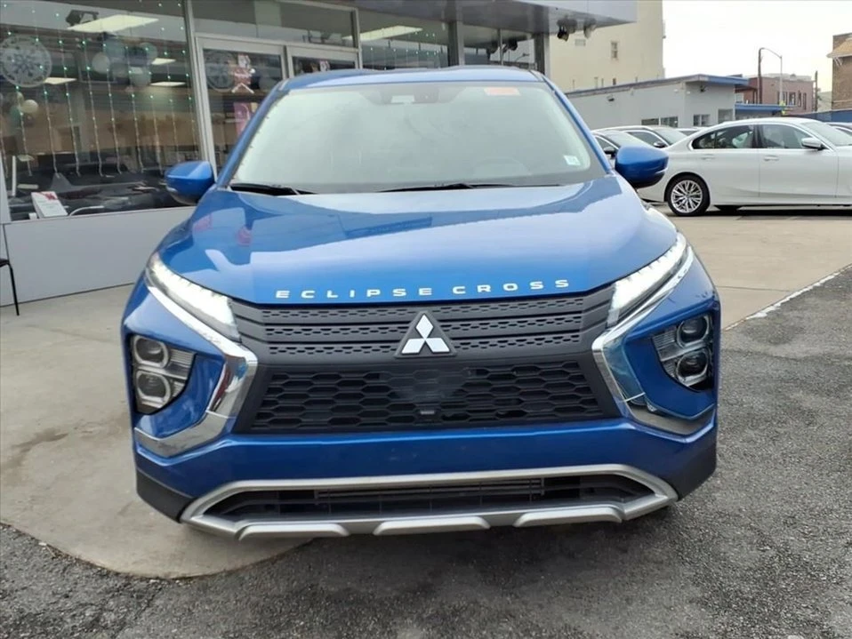 2023 Mitsubishi Eclipse Cross - Image 2 of 10