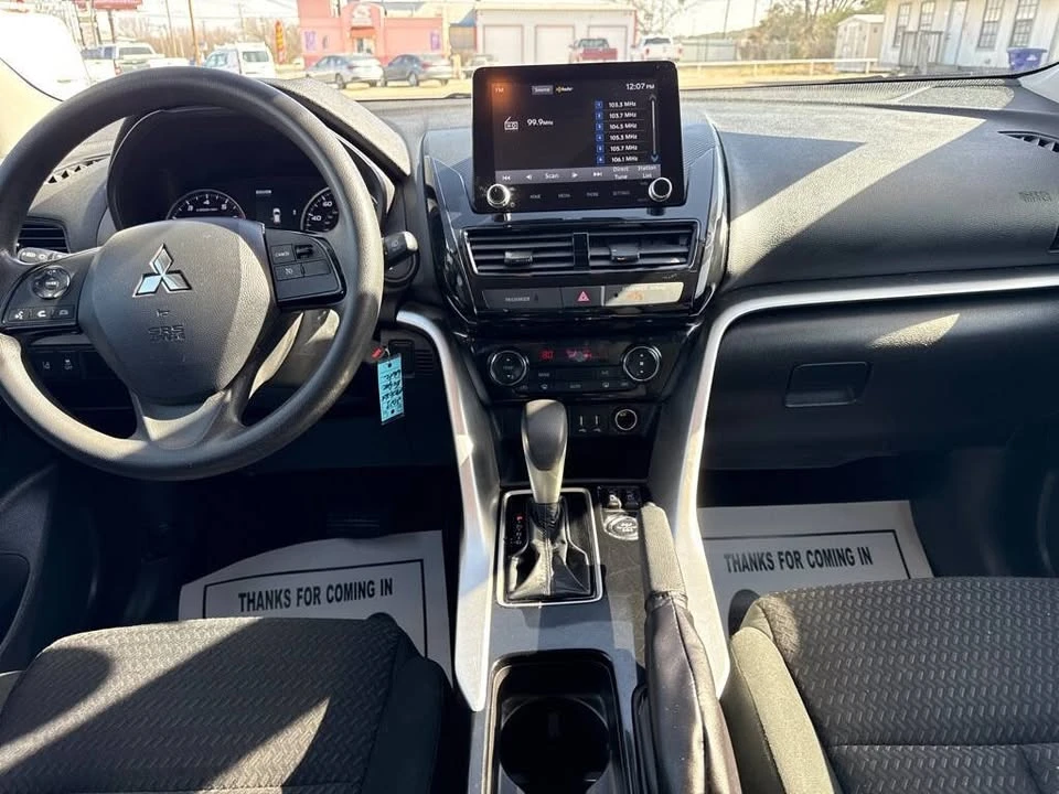 2023 Mitsubishi Eclipse Cross - Image 8 of 17