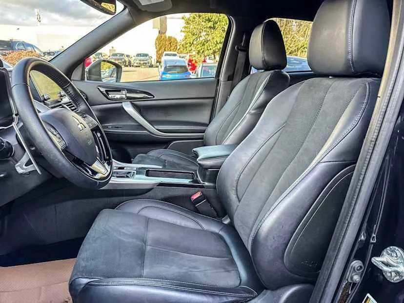 2023 Mitsubishi Eclipse Cross - Image 17 of 19