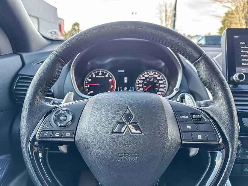 2023 Mitsubishi Eclipse Cross - Image 12 of 19