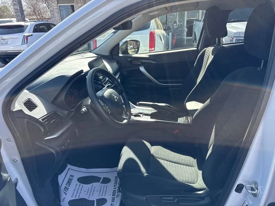 2023 Mitsubishi Eclipse Cross - Image 14 of 17