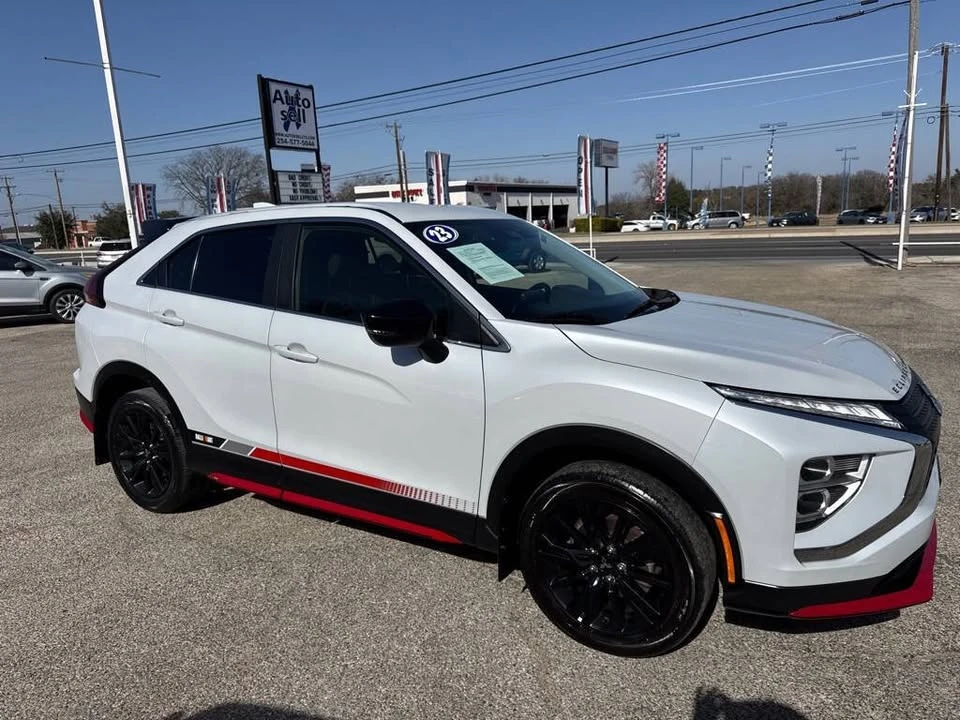 2023 Mitsubishi Eclipse Cross - Image 3 of 17