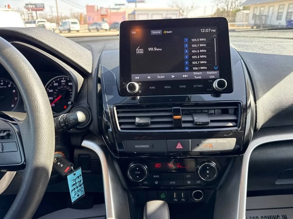 2023 Mitsubishi Eclipse Cross - Image 9 of 17
