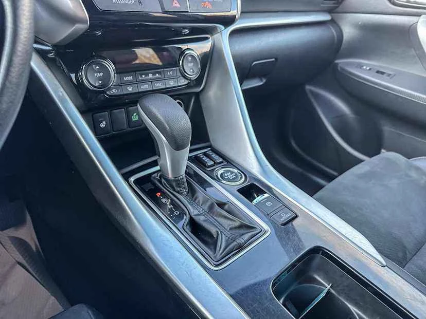 2023 Mitsubishi Eclipse Cross - Image 14 of 19