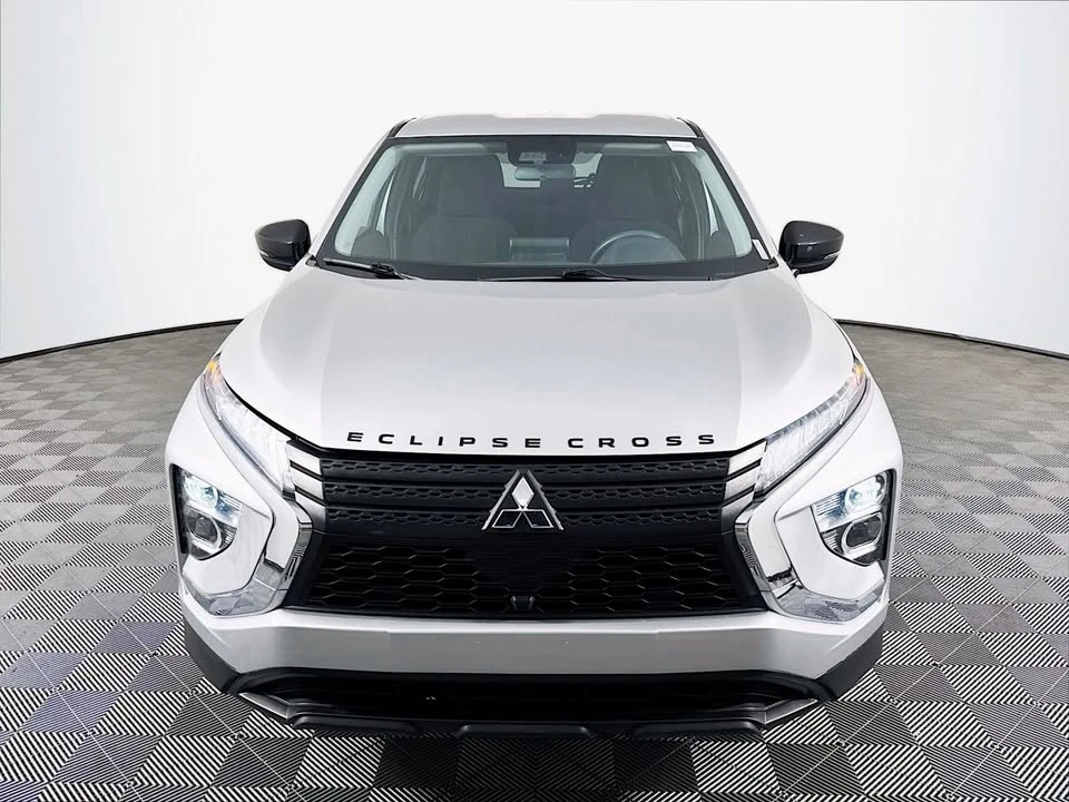 2023 Mitsubishi Eclipse Cross - Image 2 of 20