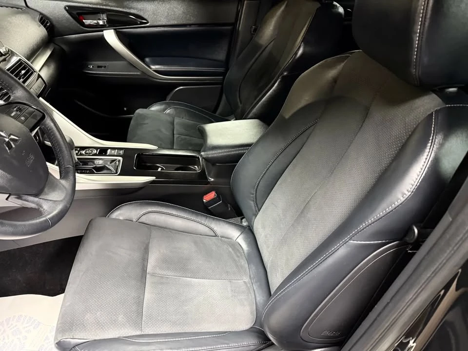 2023 Mitsubishi Eclipse Cross - Image 9 of 20