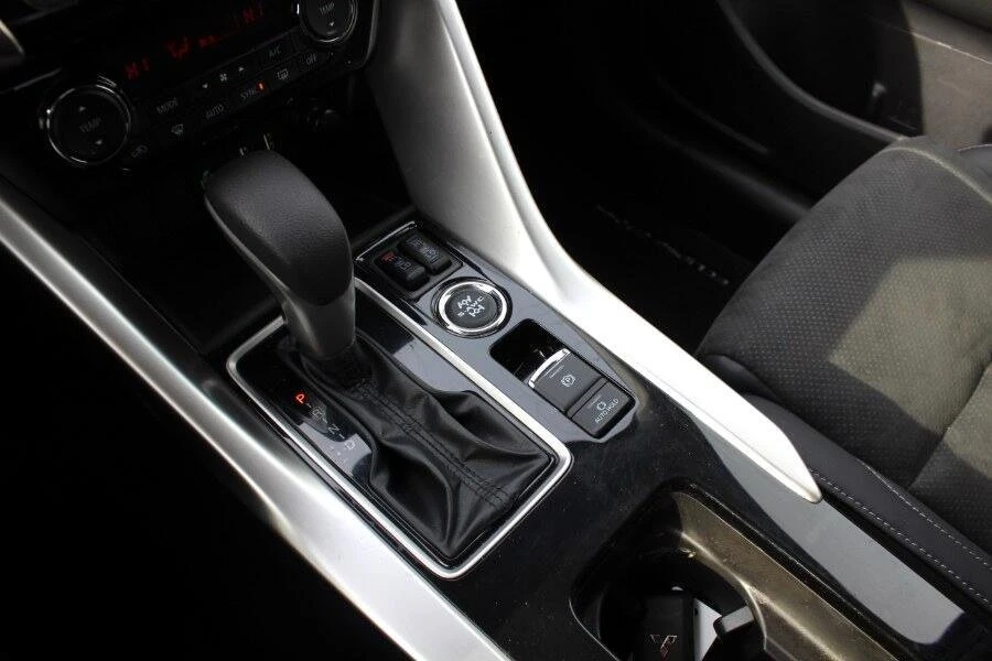 2023 Mitsubishi Eclipse Cross - Image 18 of 20