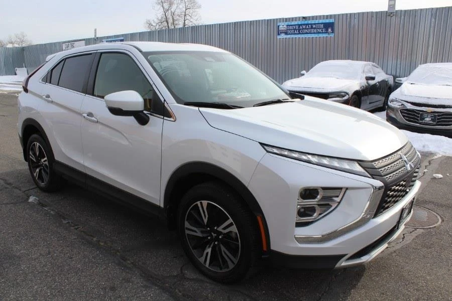 2023 Mitsubishi Eclipse Cross - Image 2 of 20
