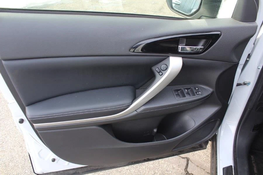 2023 Mitsubishi Eclipse Cross - Image 10 of 20