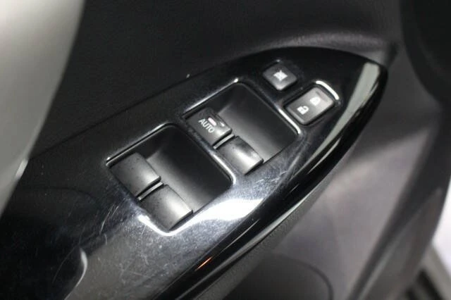 2023 Mitsubishi Eclipse Cross - Image 13 of 13
