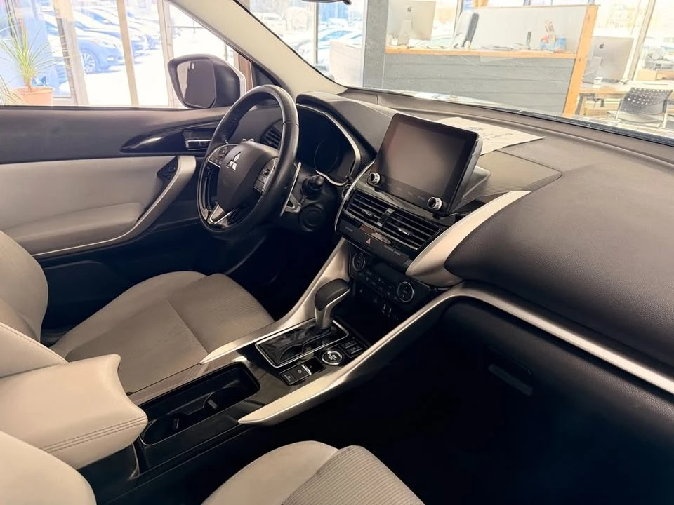 2023 Mitsubishi Eclipse Cross - Image 9 of 20