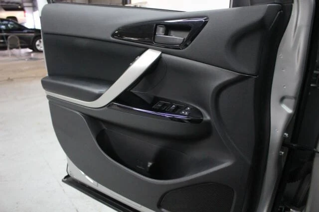 2023 Mitsubishi Eclipse Cross - Image 12 of 13