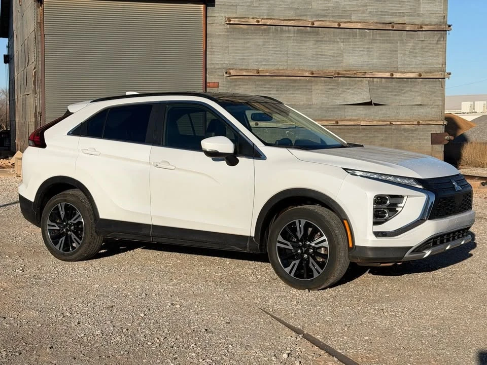 2023 Mitsubishi Eclipse Cross - Image 2 of 20