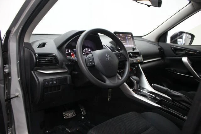 2023 Mitsubishi Eclipse Cross - Image 3 of 13
