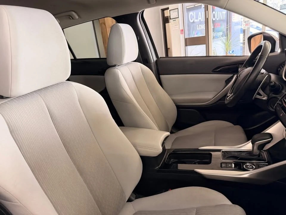 2023 Mitsubishi Eclipse Cross - Image 10 of 19