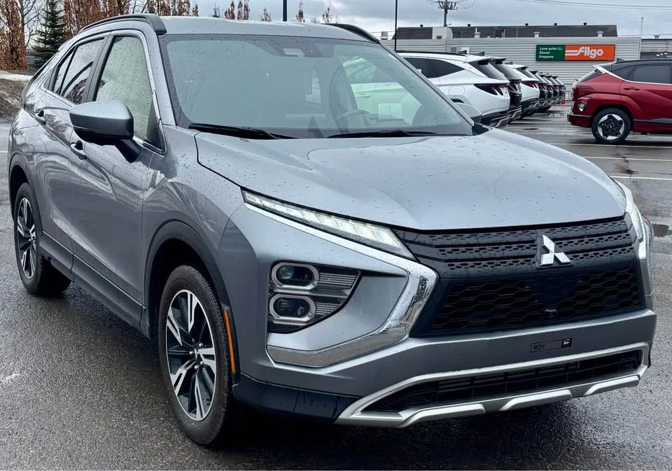 2023 Mitsubishi Eclipse Cross - Image 2 of 15