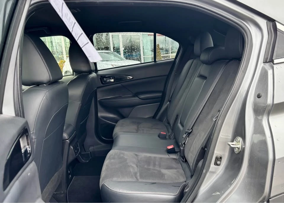2023 Mitsubishi Eclipse Cross - Image 10 of 15