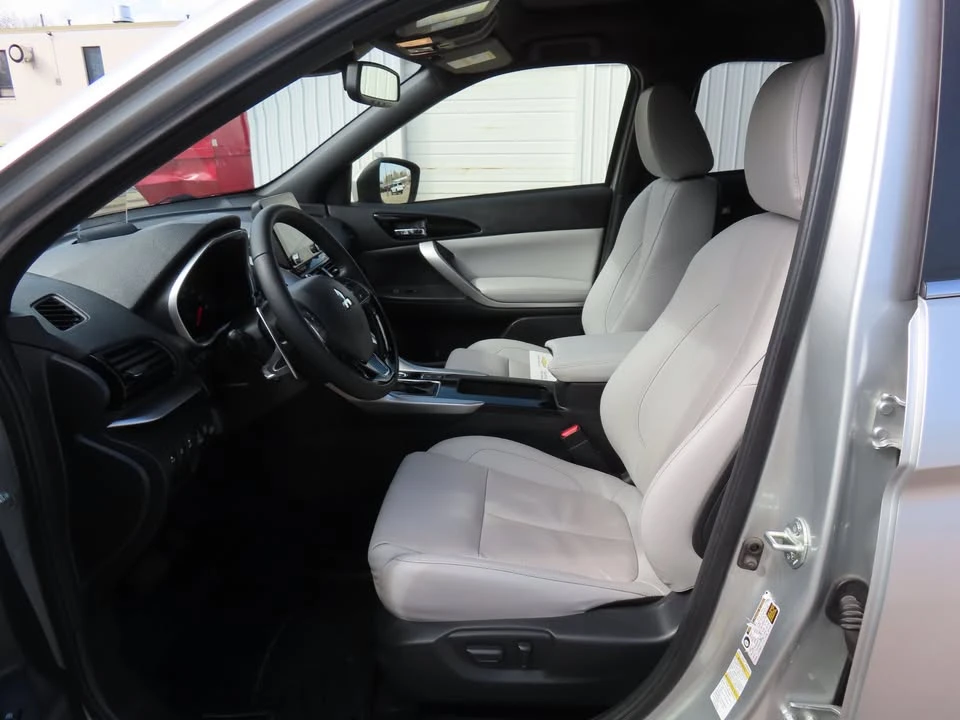 2023 Mitsubishi Eclipse Cross - Image 11 of 20