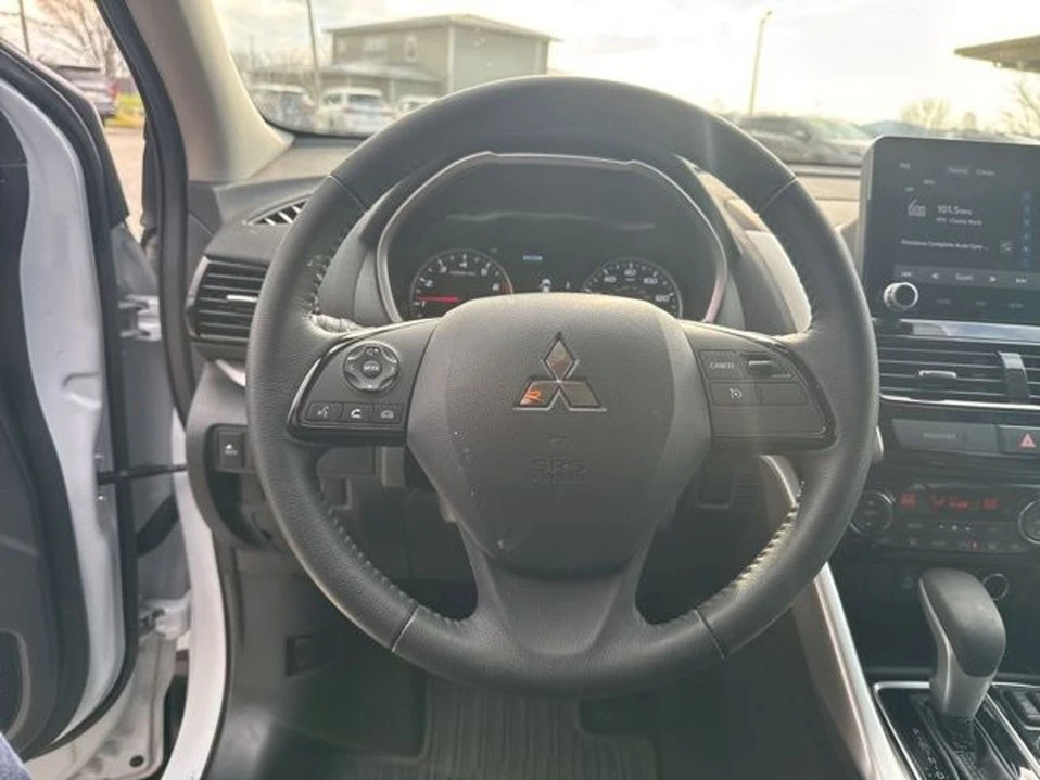 2023 Mitsubishi Eclipse Cross - Image 9 of 14