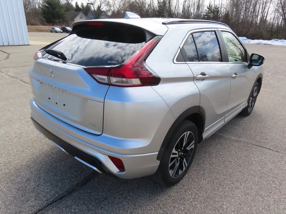 2023 Mitsubishi Eclipse Cross - Image 4 of 20