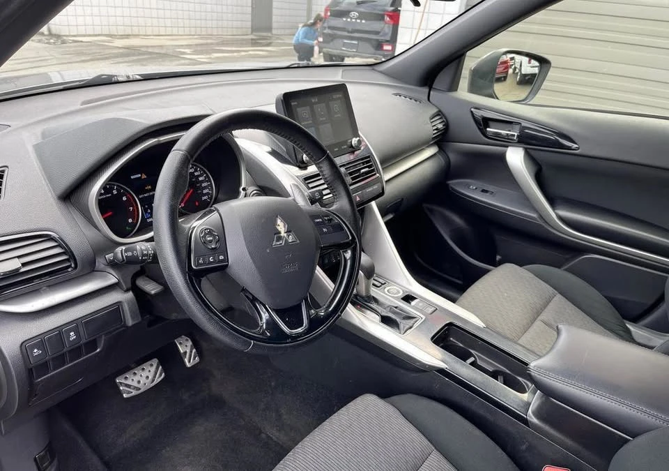 2023 Mitsubishi Eclipse Cross - Image 13 of 20