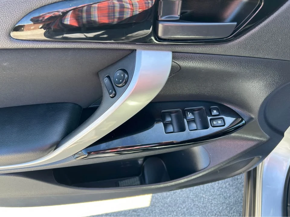 2023 Mitsubishi Eclipse Cross - Image 11 of 17