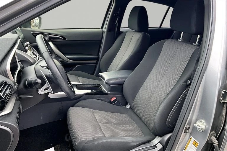 2023 Mitsubishi Eclipse Cross - Image 9 of 16