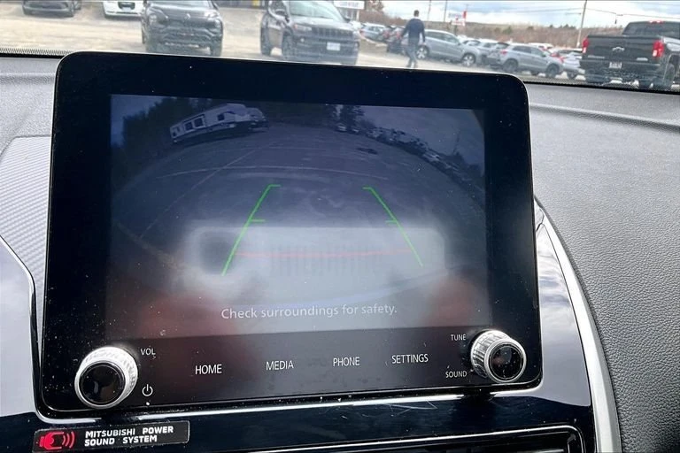 2023 Mitsubishi Eclipse Cross - Image 4 of 16