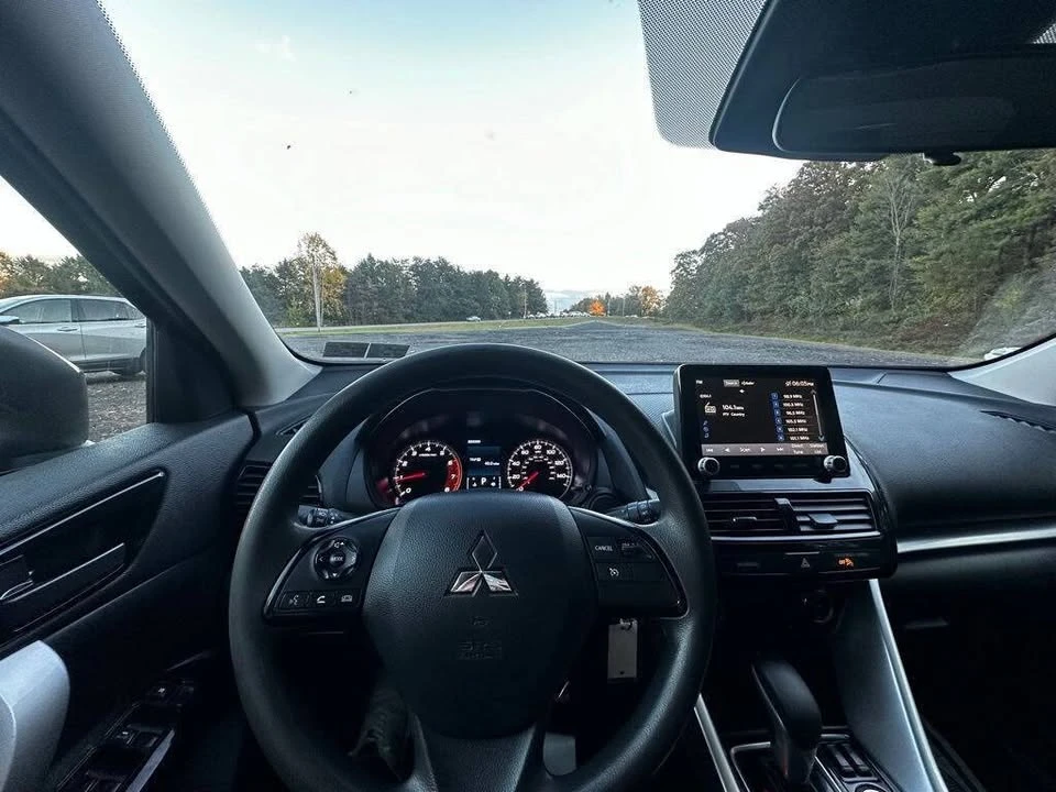 2023 Mitsubishi Eclipse Cross - Image 10 of 15
