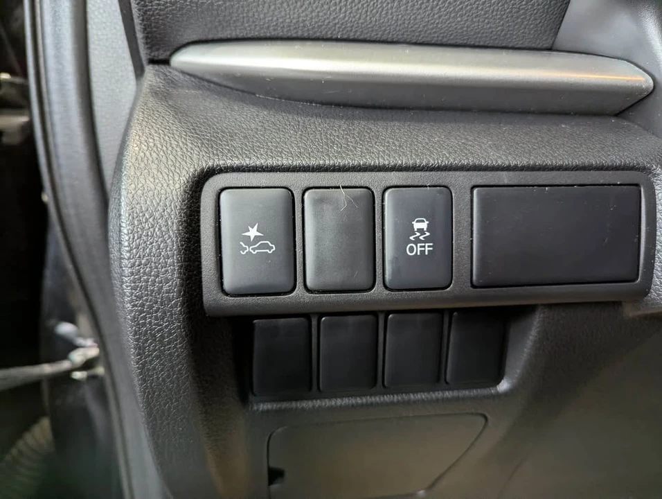 2023 Mitsubishi Eclipse Cross - Image 9 of 20