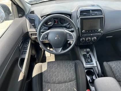 2023 Mitsubishi Eclipse Cross - Image 5 of 10