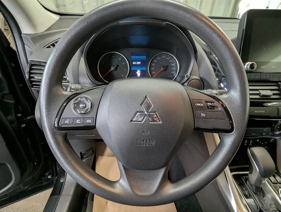 2023 Mitsubishi Eclipse Cross - Image 8 of 20