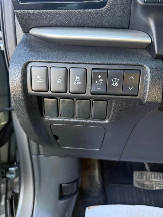 2023 Mitsubishi Eclipse Cross - Image 7 of 11