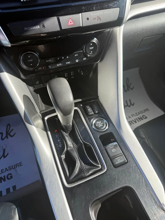 2023 Mitsubishi Eclipse Cross - Image 10 of 11