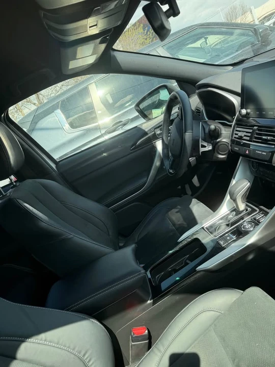 2023 Mitsubishi Eclipse Cross - Image 4 of 6