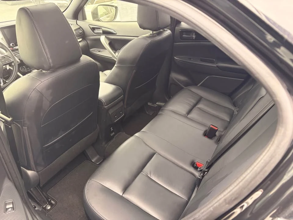 2023 Mitsubishi Eclipse Cross - Image 8 of 12