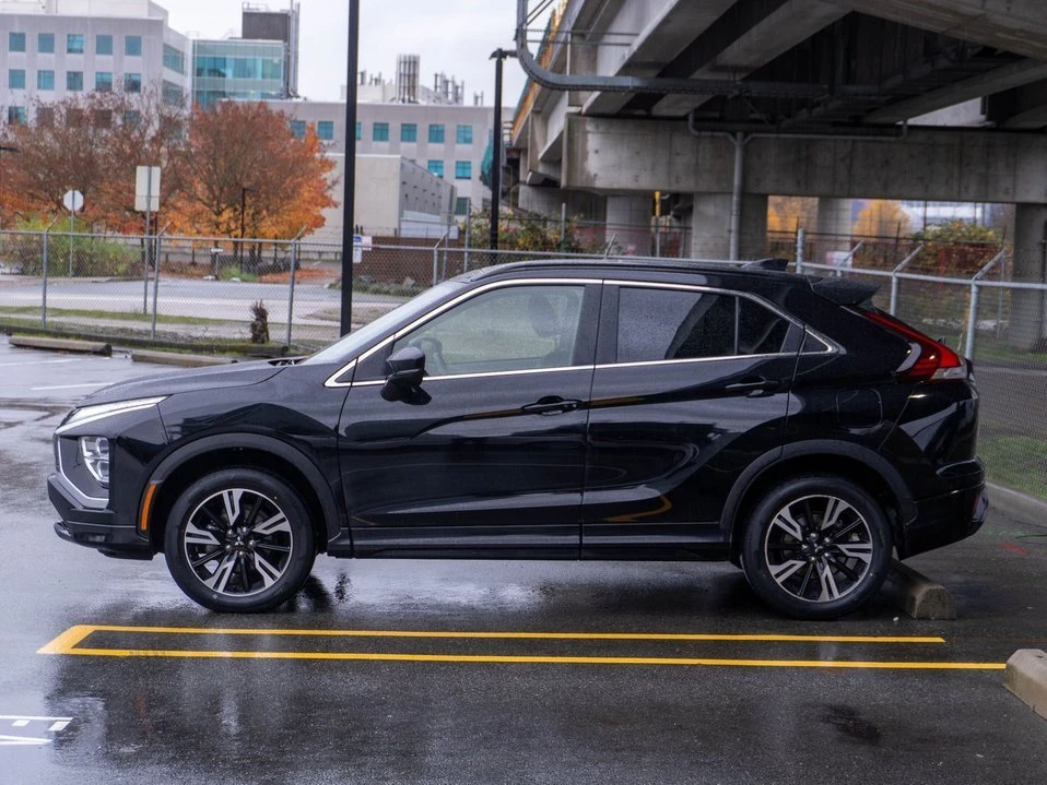 2023 Mitsubishi Eclipse Cross - Image 12 of 20