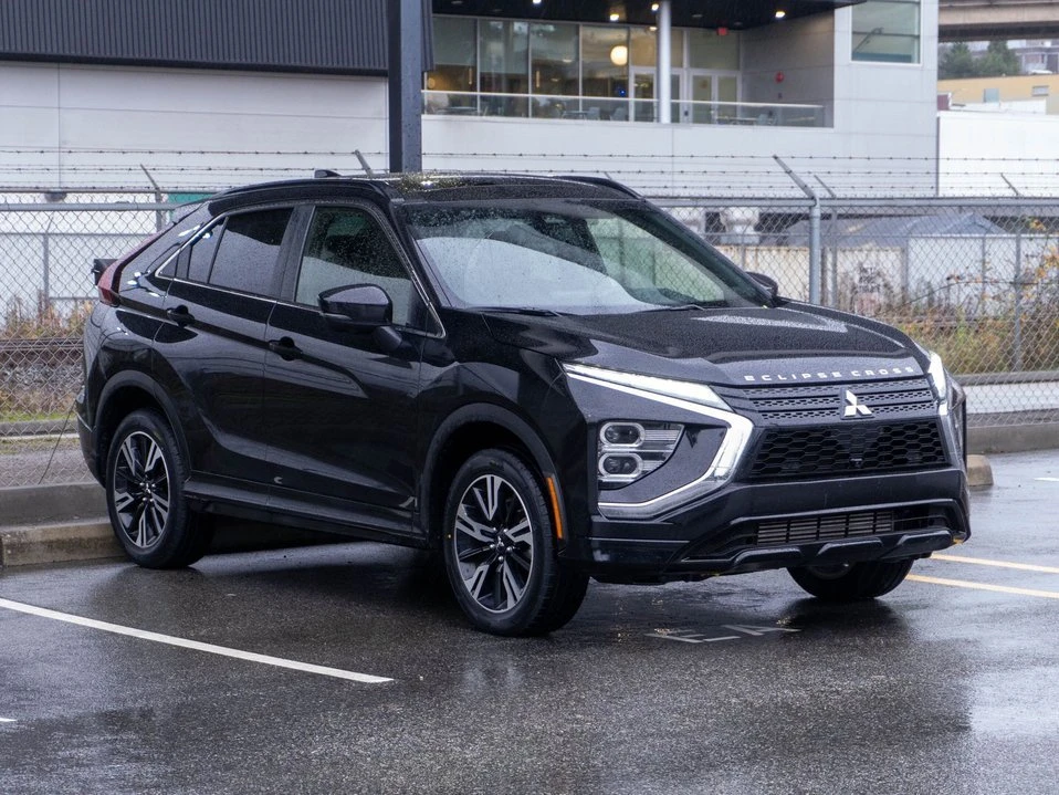 2023 Mitsubishi Eclipse Cross - Image 3 of 20