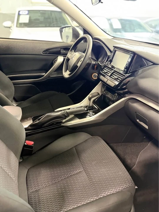 2023 Mitsubishi Eclipse Cross - Image 4 of 6