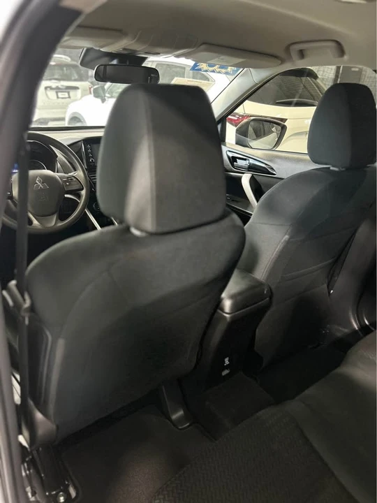2023 Mitsubishi Eclipse Cross - Image 4 of 5