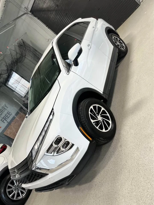 2023 Mitsubishi Eclipse Cross - Image 2 of 5