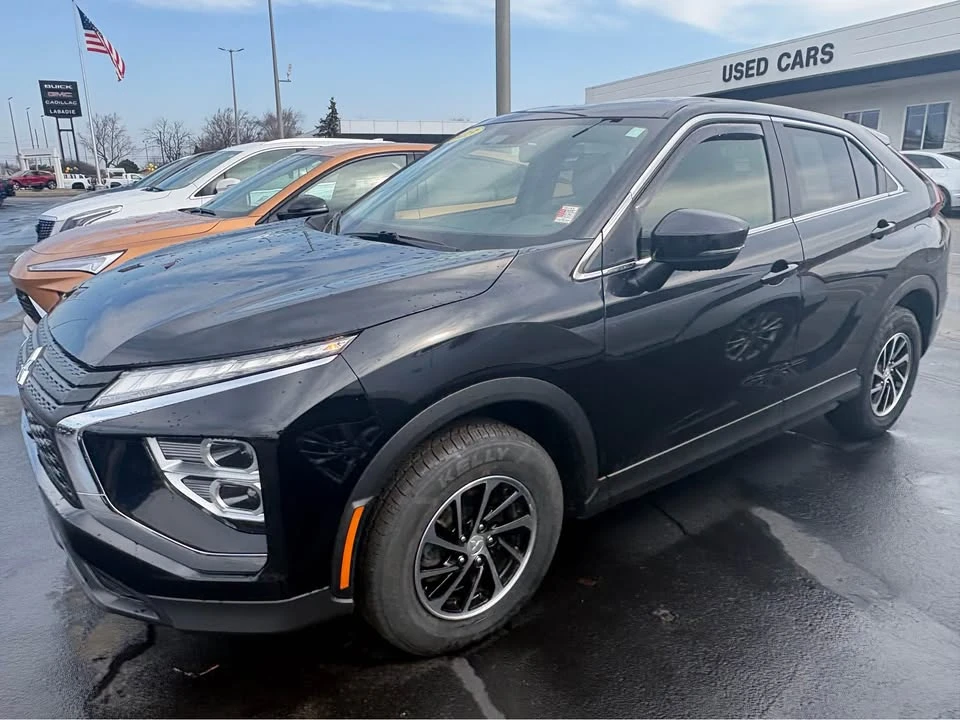 2023 Mitsubishi Eclipse Cross - Image 2 of 15