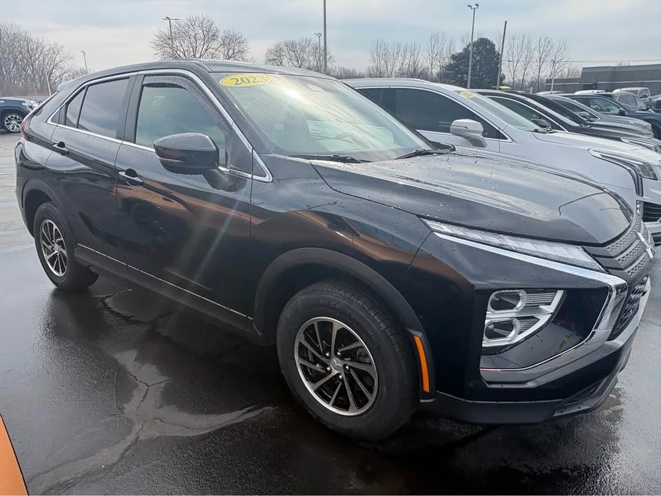 2023 Mitsubishi Eclipse Cross - Image 3 of 15