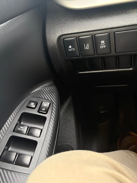 2023 Mitsubishi Eclipse Cross - Image 12 of 15