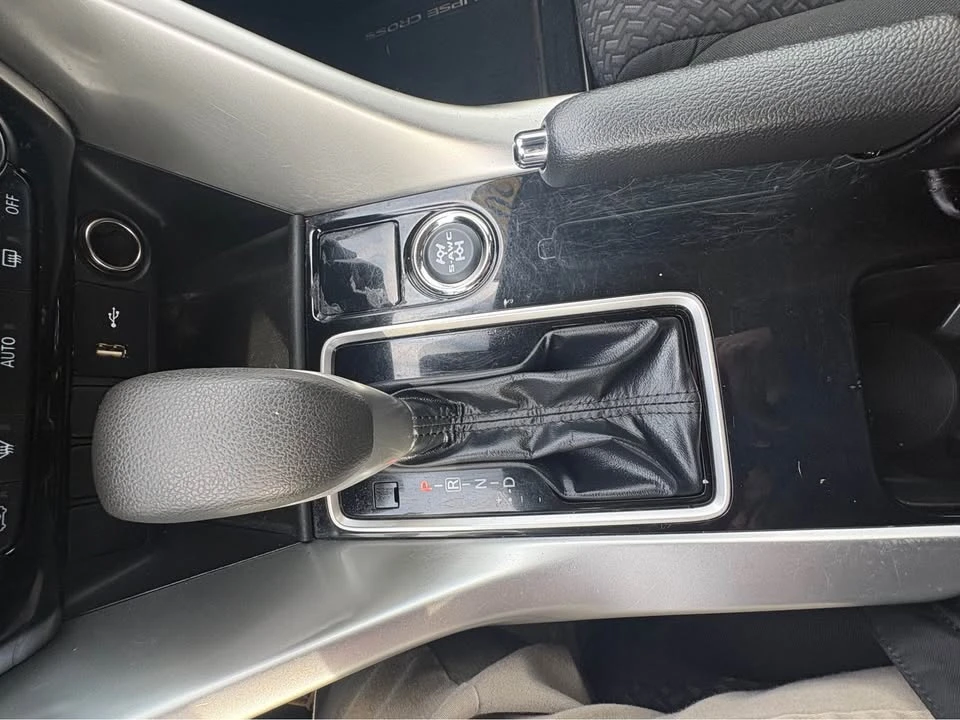 2023 Mitsubishi Eclipse Cross - Image 14 of 15