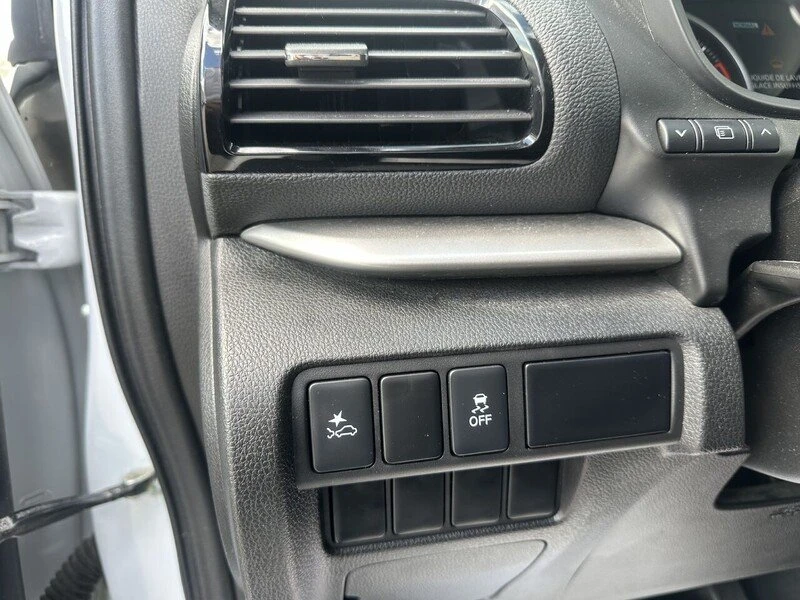 2023 Mitsubishi Eclipse Cross - Image 4 of 20