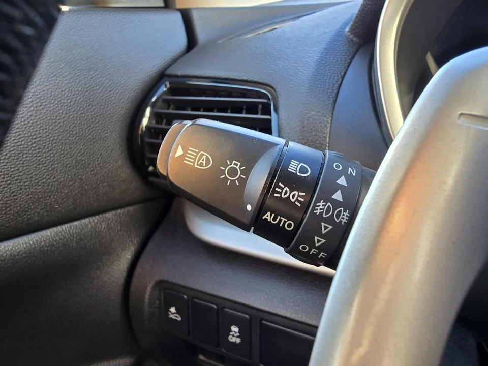 2023 Mitsubishi Eclipse Cross - Image 14 of 20
