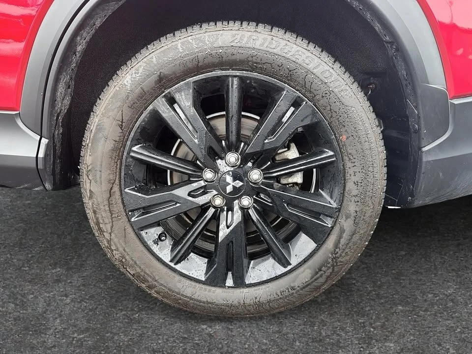 2023 Mitsubishi Eclipse Cross - Image 7 of 10